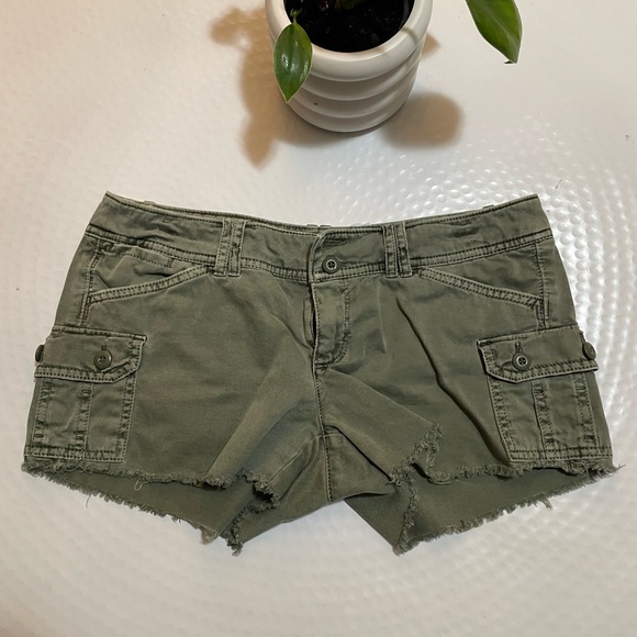 American eagle bundle of cargo shorts , size 2 ( 2 pieces) - Picture 3 of 8